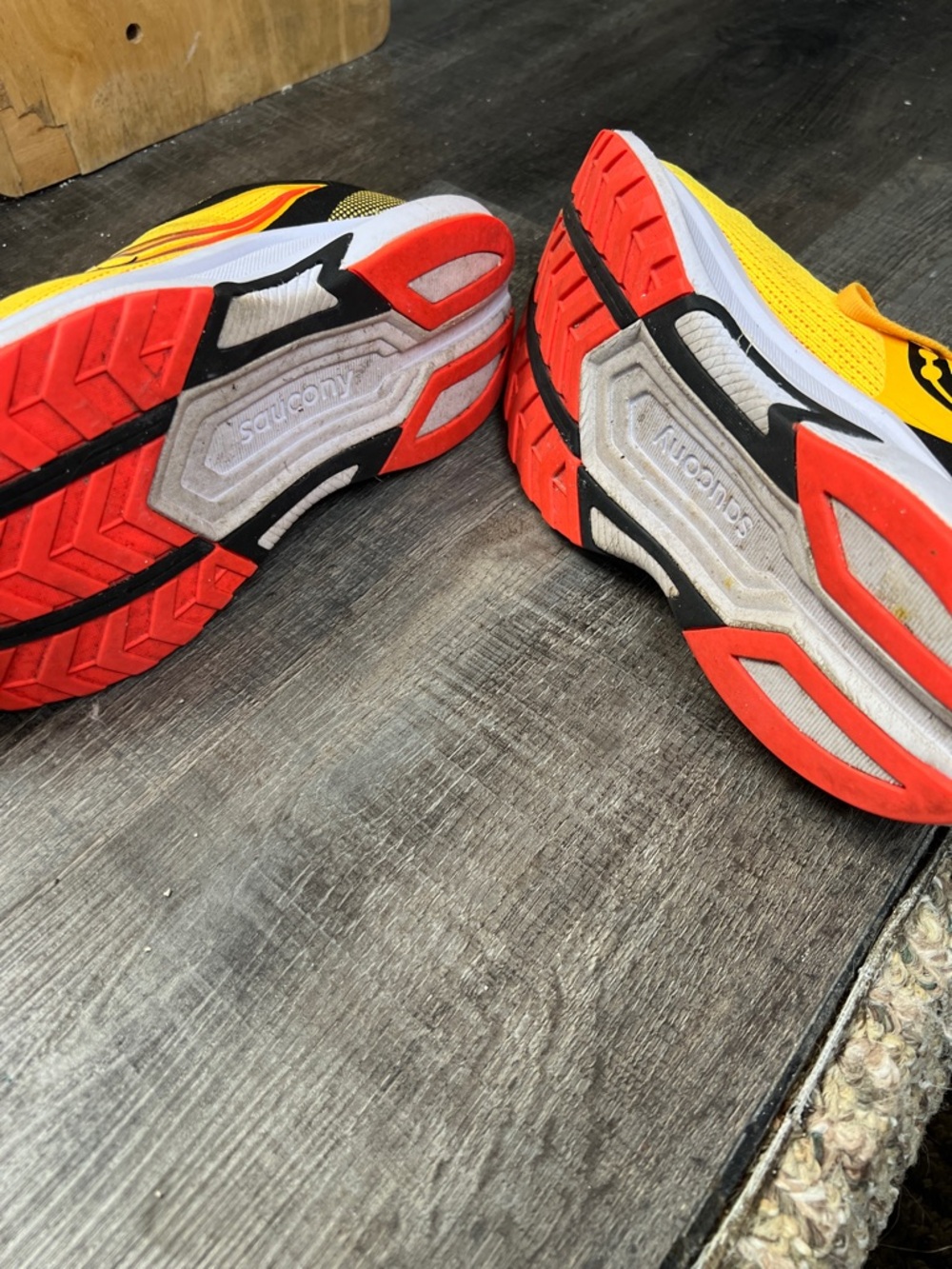 Saucony Axon Men’s 9 in great condition comfortable - Picture 4 of 6